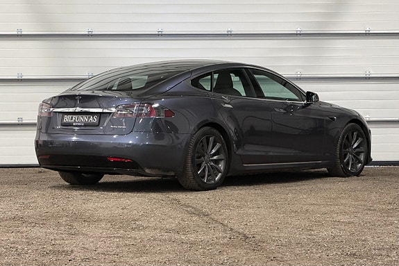 Tesla Model S 3 of 30