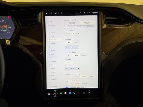 Tesla Model S 22 of 30
