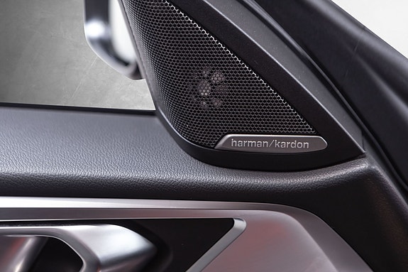 BMW i4 23 of 30