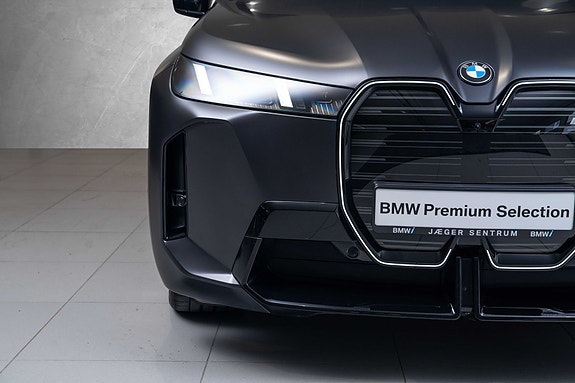 BMW iX 6 of 30
