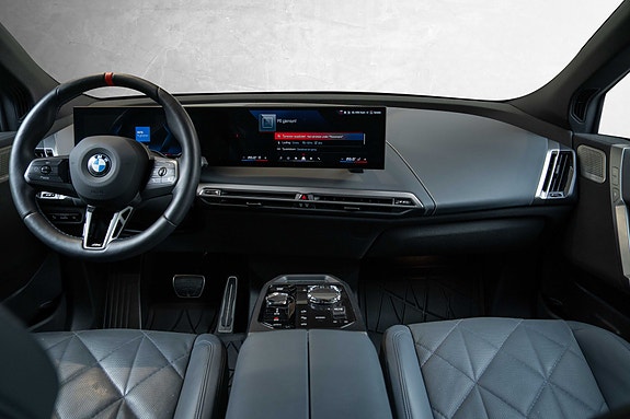 BMW iX 28 of 30