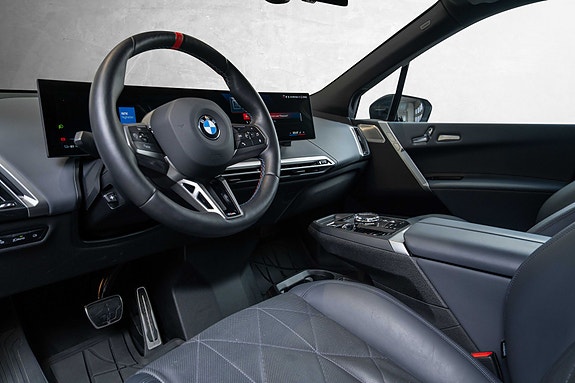 BMW iX 25 of 30