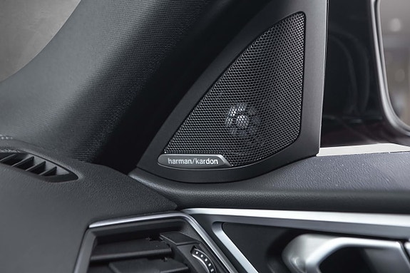 BMW i4 23 of 30