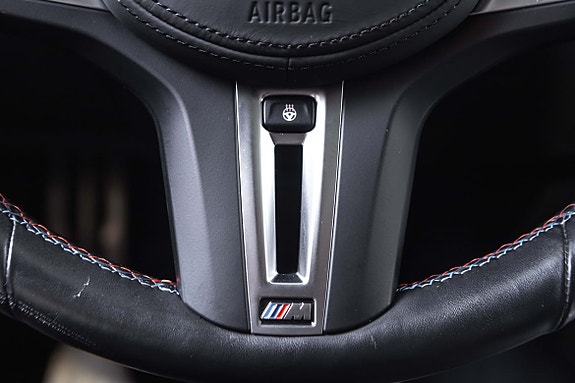 BMW i4 14 of 30