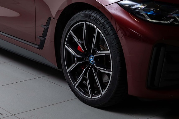 BMW i4 3 of 30