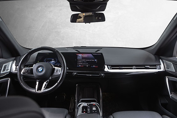 BMW iX1 26 of 30