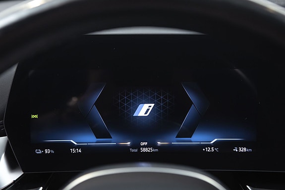 BMW iX1 13 of 30