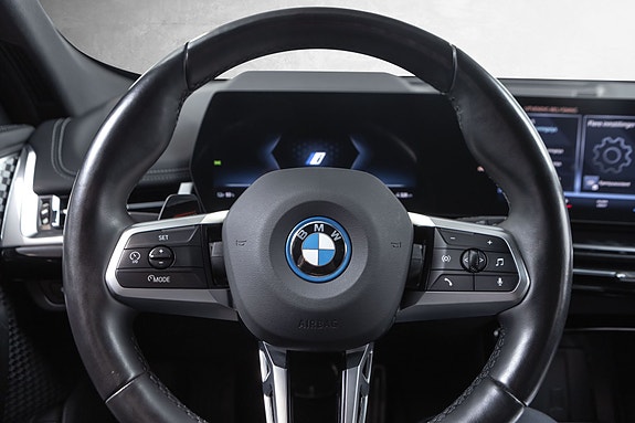 BMW iX1 10 of 30