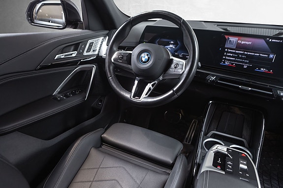 BMW iX1 27 of 30