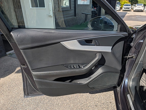 Audi A4 14 of 23