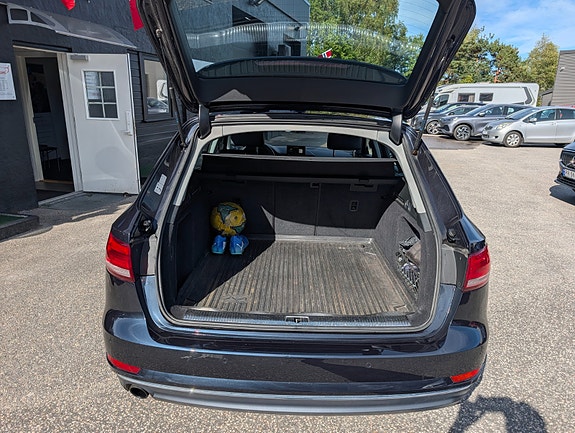 Audi A4 8 of 23