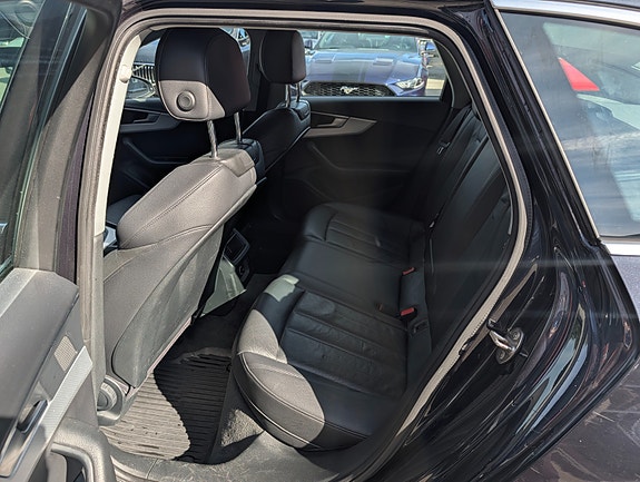 Audi A4 10 of 23