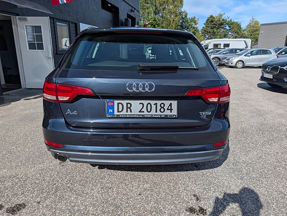 Audi A4 6 of 23