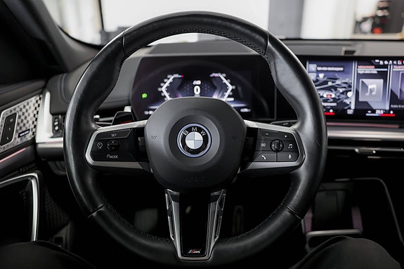 BMW iX1 18 of 30