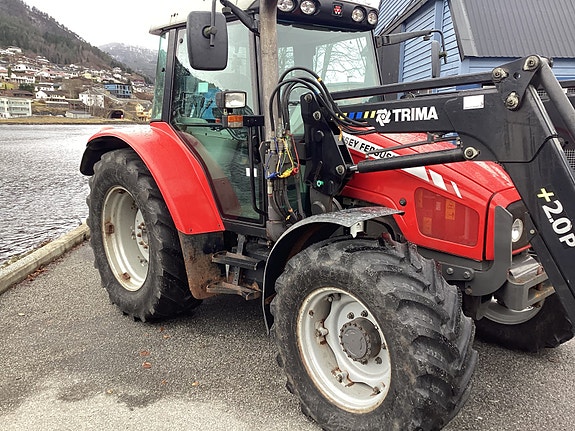 Massey Ferguson MF 5445 4 of 12