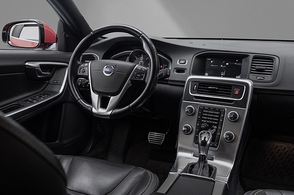 Volvo V60 22 of 25