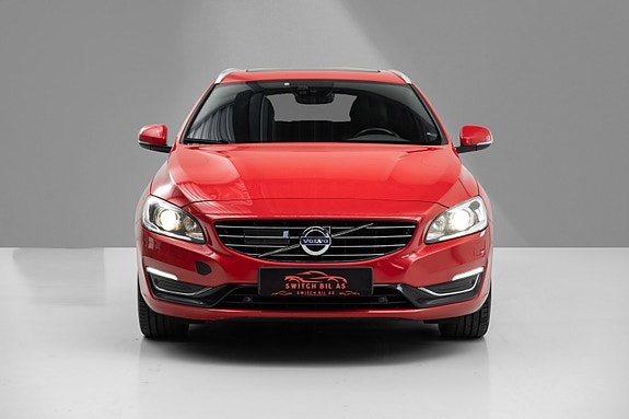 Volvo V60 2 of 25