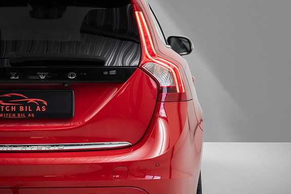 Volvo V60 4 of 25