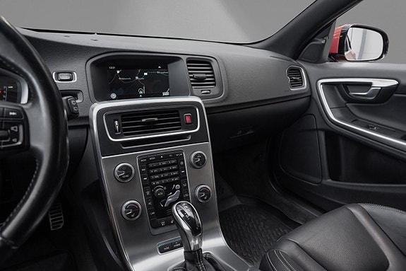 Volvo V60 11 of 25