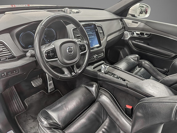 Volvo XC90 14 of 30