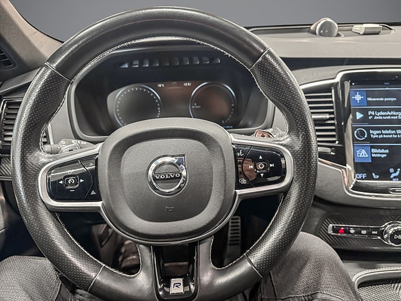 Volvo XC90 16 of 30