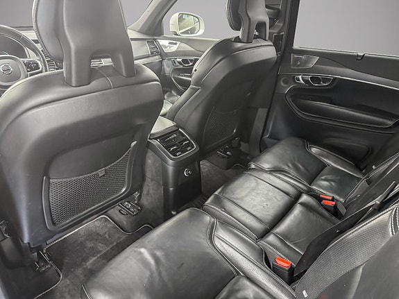 Volvo XC90 29 of 30