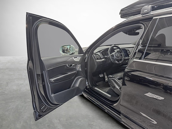 Volvo XC90 9 of 30