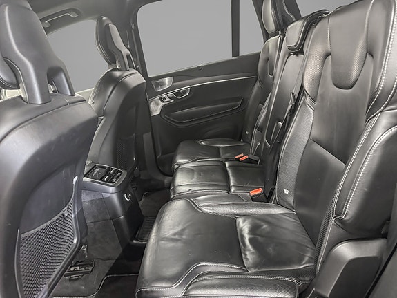 Volvo XC90 28 of 30