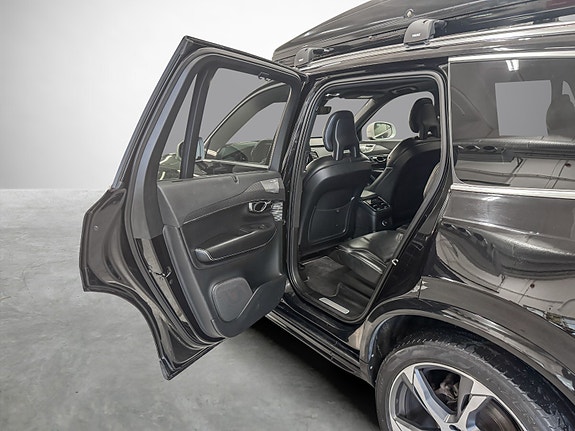 Volvo XC90 27 of 30
