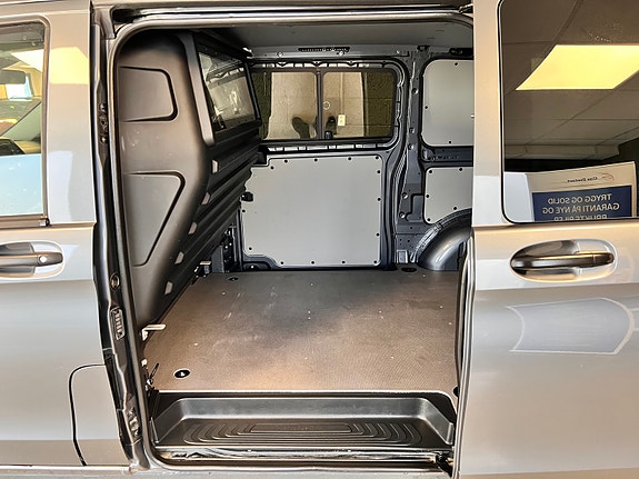 Mercedes-Benz Vito 11 of 24