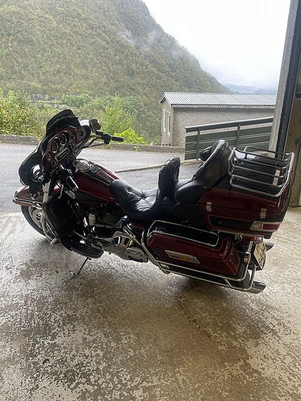 Harley-Davidson FLHTCU Ultra Classic Electra Glide 3 of 7