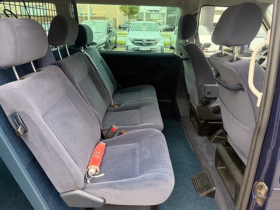 Volkswagen Caravelle 14 of 22