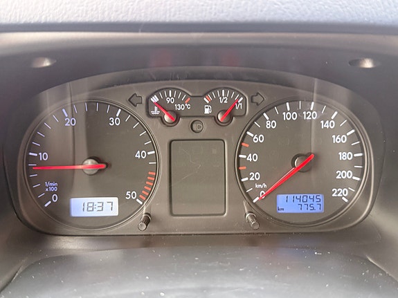 Volkswagen Caravelle 20 of 22