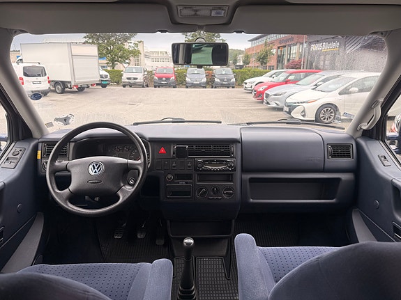 Volkswagen Caravelle 15 of 22