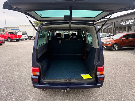 Volkswagen Caravelle 22 of 22