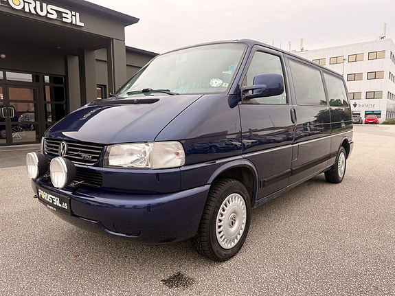 Volkswagen Caravelle 10 of 22