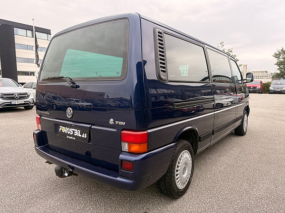 Volkswagen Caravelle 5 of 22