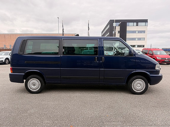 Volkswagen Caravelle 7 of 22