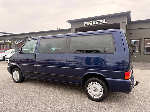 Volkswagen Caravelle 2 of 22