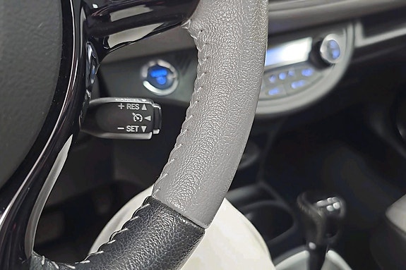 Toyota Yaris 16 of 29