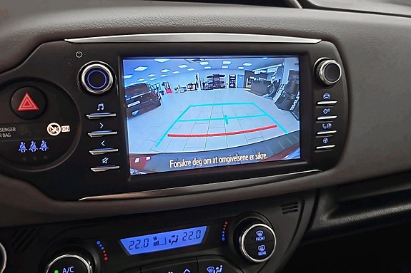 Toyota Yaris 11 of 29