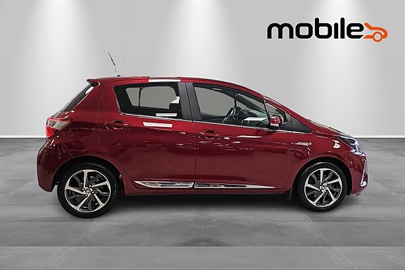 Toyota Yaris 2 of 29