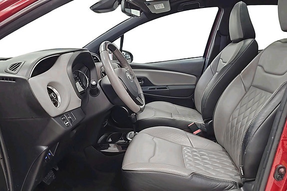 Toyota Yaris 8 of 29