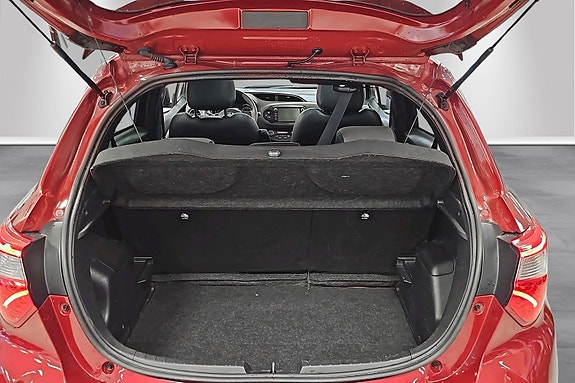 Toyota Yaris 5 of 29