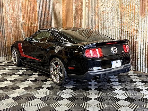 Ford Mustang 11 of 30