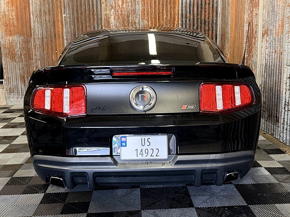 Ford Mustang 18 of 30