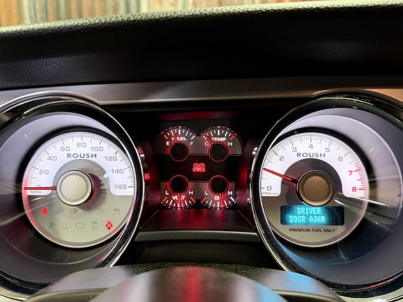 Ford Mustang 25 of 30