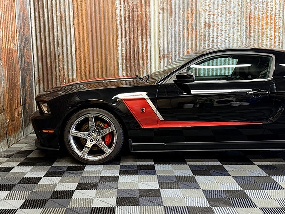 Ford Mustang 14 of 30