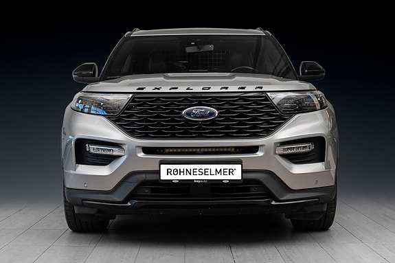 Ford Explorer 4 of 27
