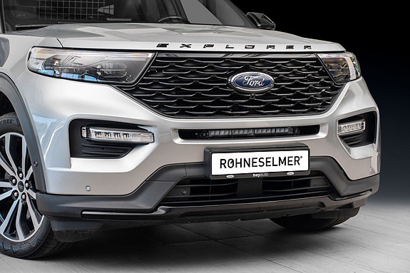 Ford Explorer 2 of 27